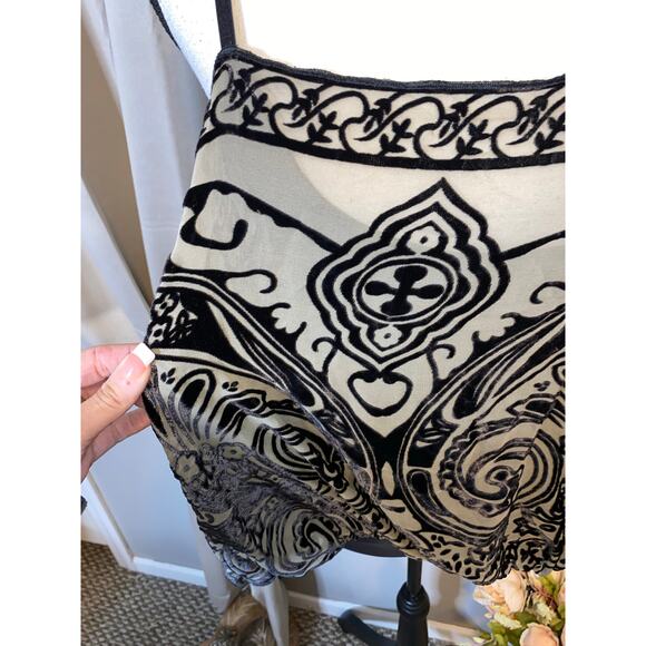 NWT Analili One Size Stunning Top Bland Adjustable Strap with Flowy Overlay - Picture 3 of 12